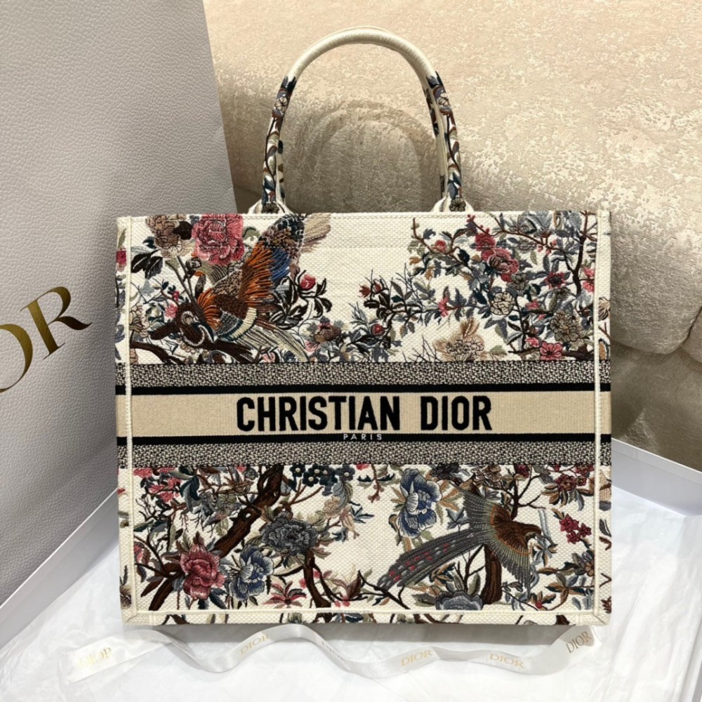 Dior Large Book Tote Bag In White Jardin d'Hiver Embroidery LDBS240369