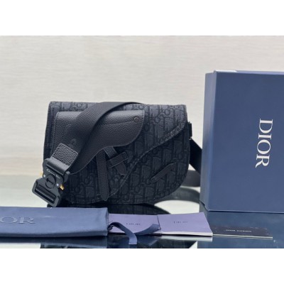 Dior Men's Saddle Pouch in Black Dior Oblique Jacquard LDBS240604