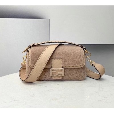 Fendi Medium Baguette Bag In Beige Shearling LDBS241162