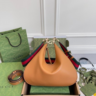 Gucci Attache Medium Shoulder Bag in Orange Leather