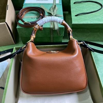 Gucci Diana Small Shoulder Bag in Brown Cuir Leather