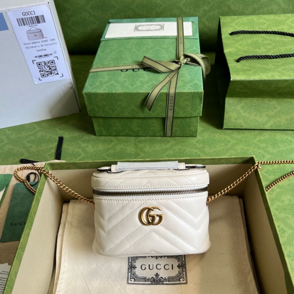 Gucci GG Marmont Mini Beauty Case in White Chevron Leather