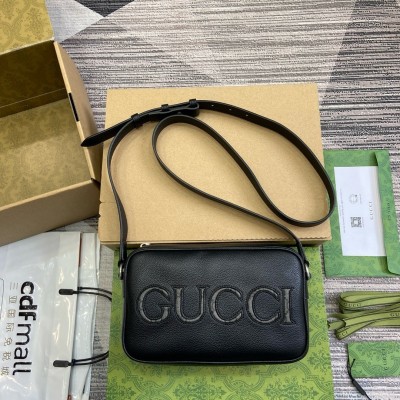 Gucci Mini messenger Bag in Black Grained Leather