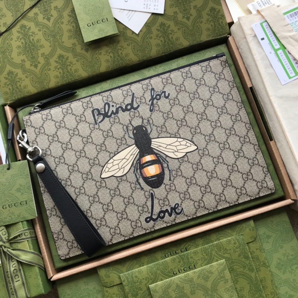 Gucci Portfolio Pouch in Beige GG Supreme with Bee Print