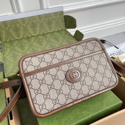 Gucci Shoulder Bag in Beige GG Supreme with Interlocking G