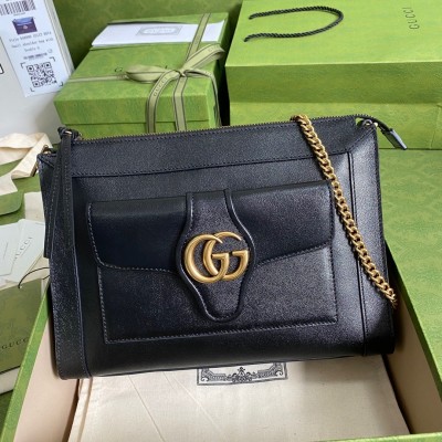 Gucci Small Shoulder Bag in Black Leather with Double G