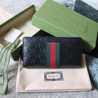 Gucci Zip Around Wallet in Black Signature Leather with Web