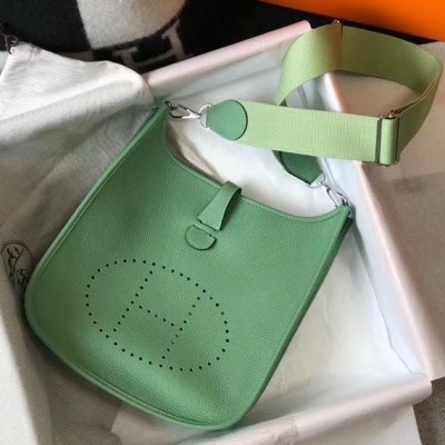 Hermes Evelyne III 29 Bag In Vert Criquet Clemence Leather LDBS242097