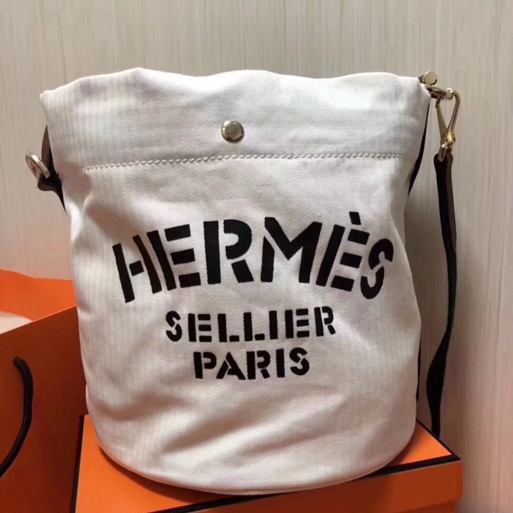 Hermes Grooming Bucket Bag In White Canvas LDBS242258