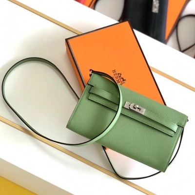 Hermes Kelly Classique To Go Wallet In Vert Criquet Epsom Calfskin LDBS242432