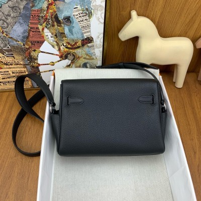 Hermes Kelly Messenger Bag in Black Clemence Leather LDBS242457