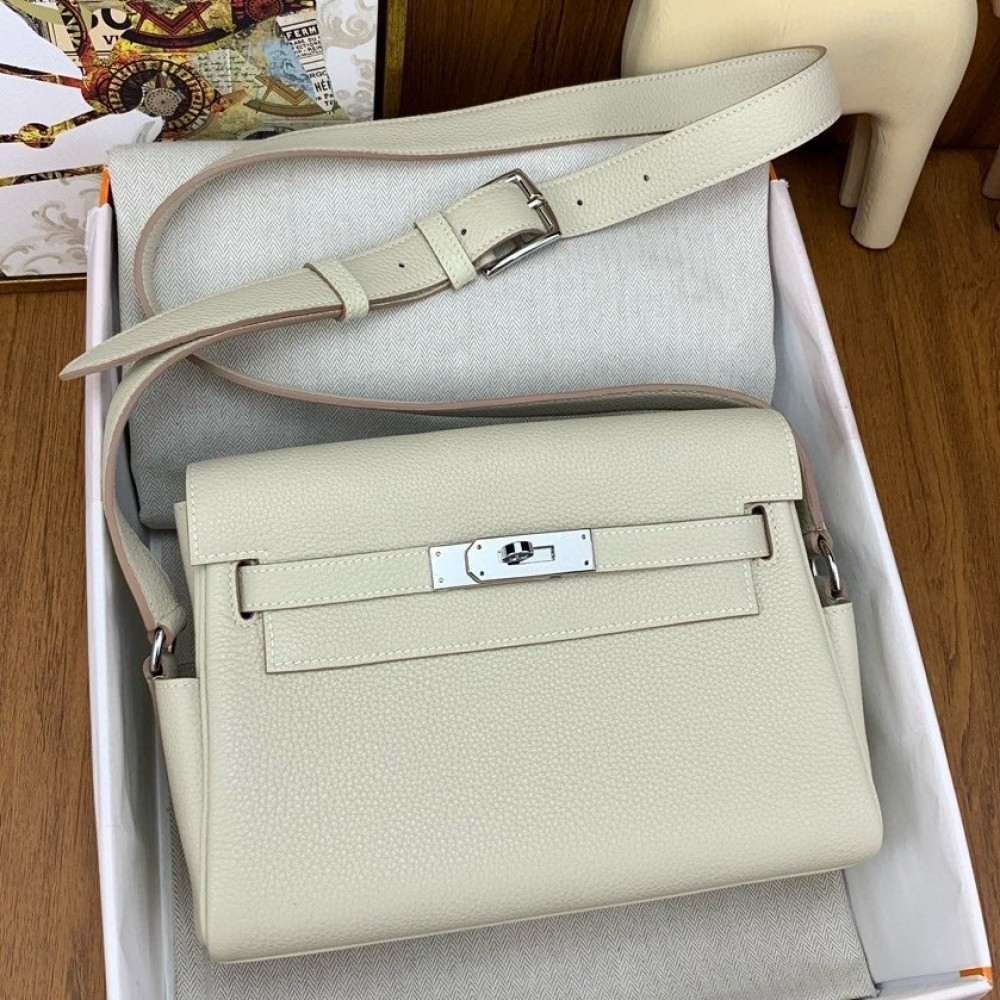 Hermes Kelly Messenger Bag in Craie Clemence Leather LDBS242458