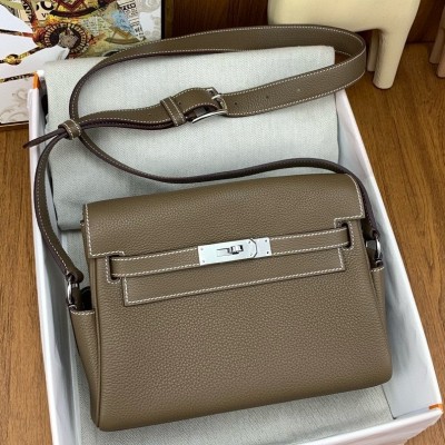 Hermes Kelly Messenger Bag in Taupe Clemence Leather LDBS242460