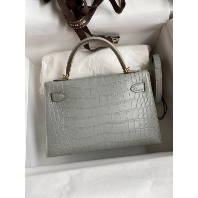 Hermes Kelly Mini II Sellier Handmade Bag In Pearl Grey Matte Alligator Leather LDBS242540