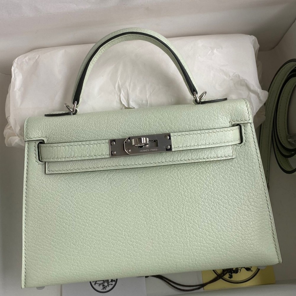 Hermes Kelly Mini II Sellier Handmade Bag In Vert Fizz Chevre Mysore Leather LDBS242560