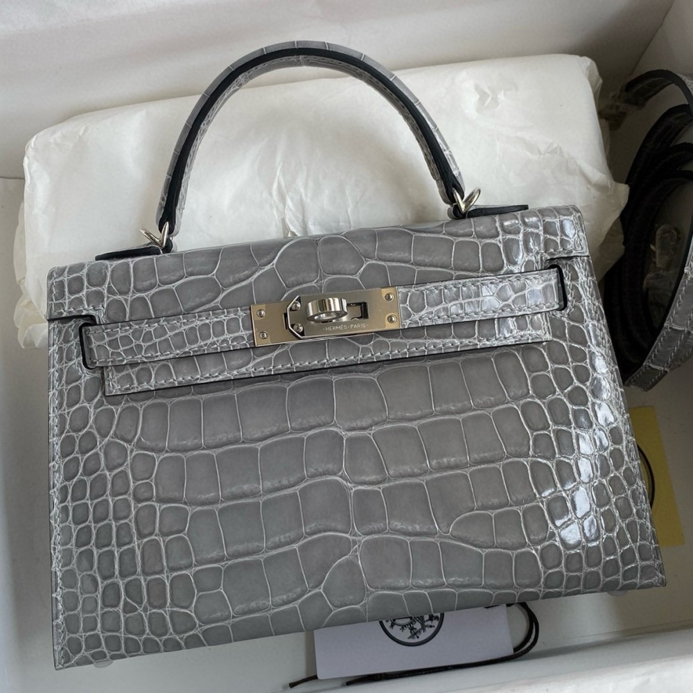 Hermes Kelly Mini II Sellier Handmade Bag in Gris Ciment Shiny Alligator Leather LDBS242523