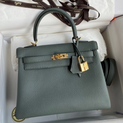 Hermes Kelly Retourne 25 Handmade Bag In Vert Amande Clemence Leather LDBS242646