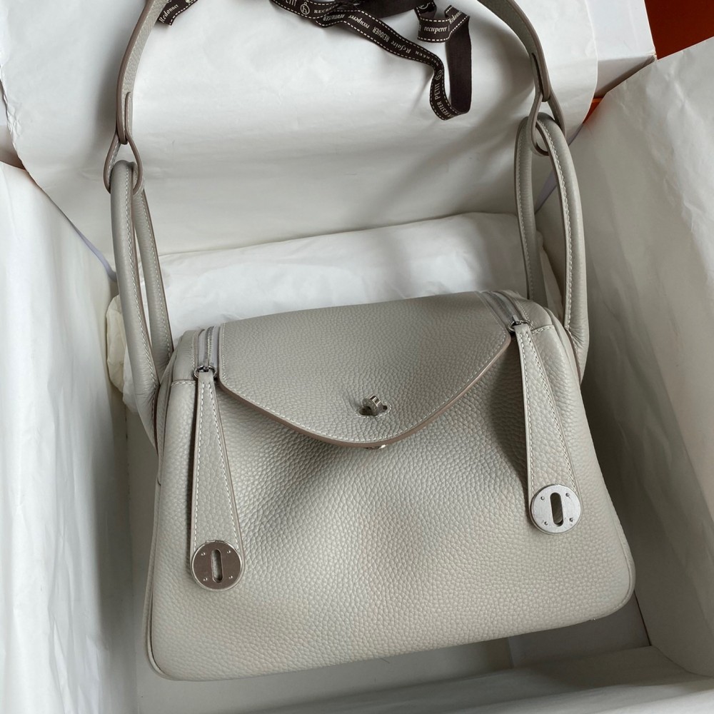 Hermes Lindy 26 Handmade Bag In Pearl Grey Clemence Leather LDBS242795