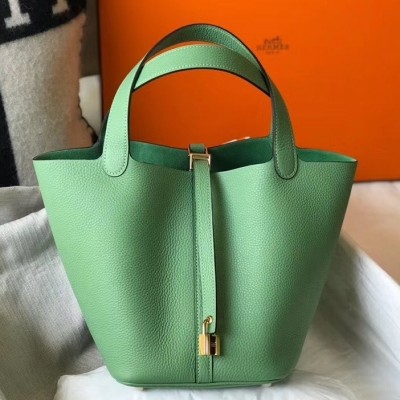 Hermes Picotin Lock 22 Bag In Vert Criquet Clemence Leather LDBS243067