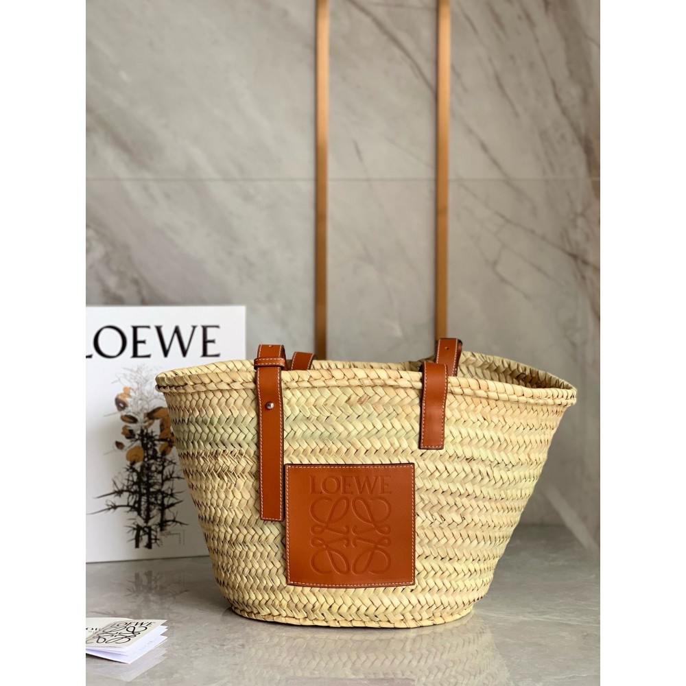 Loewe Medium Basket Bag in Raffia and Brown Calfskin LDBS244391