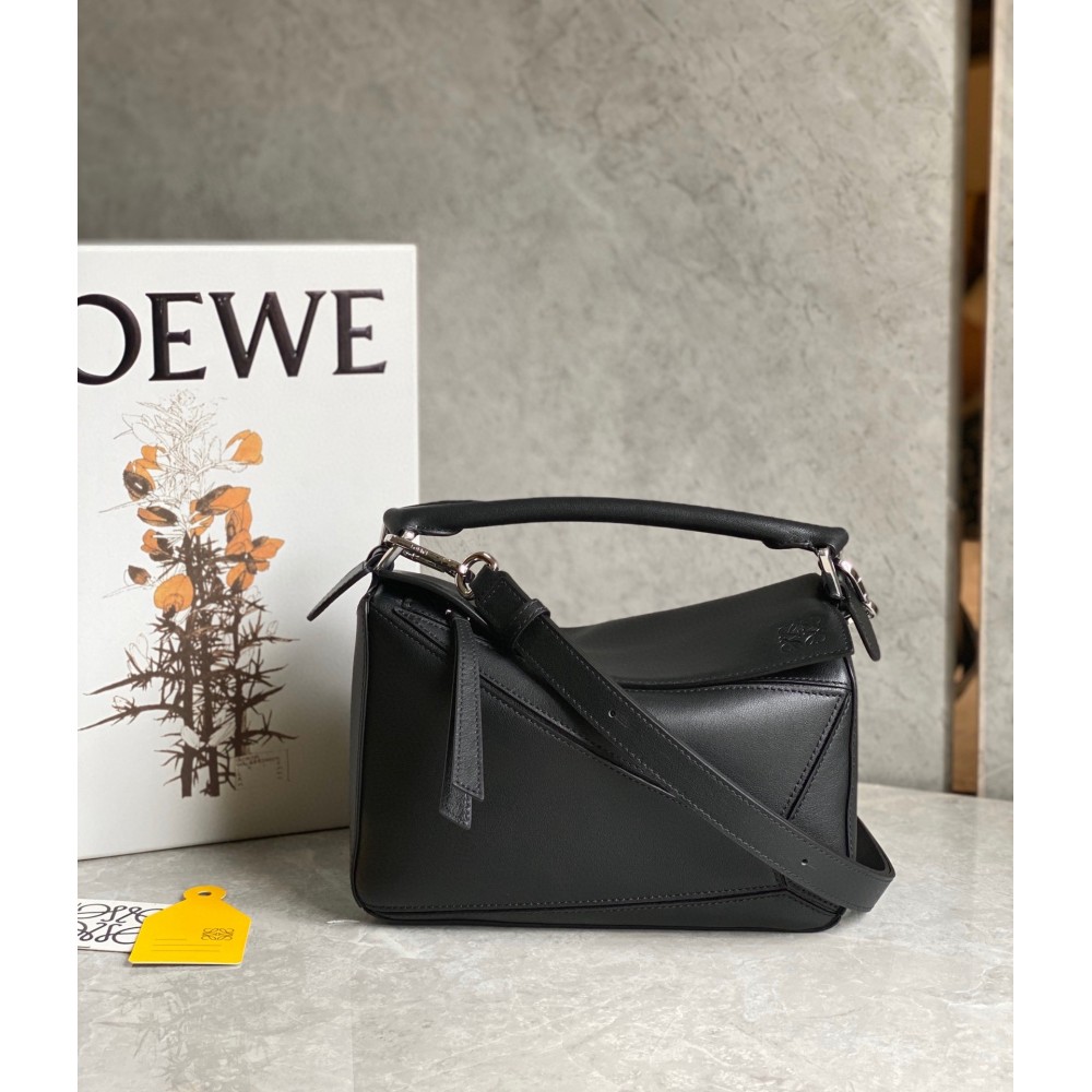 Loewe Puzzle Small Bag In Noir Classic Calfskin LDBS244516