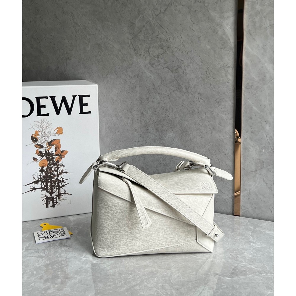 Loewe Puzzle Small Bag In White Grained Leather LDBS244523