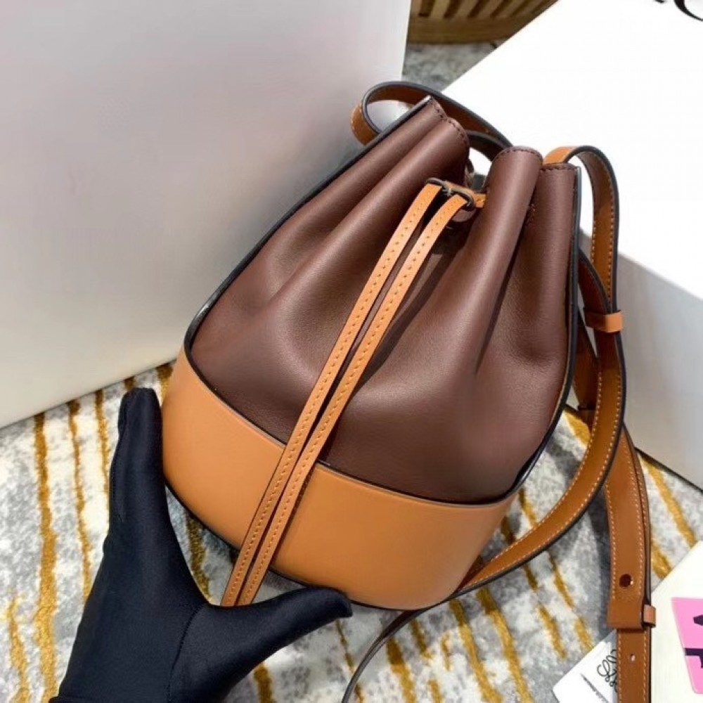 Loewe Small Balloon Bucket Bag In Hazelnut/Tan Calfskin LDBS244539