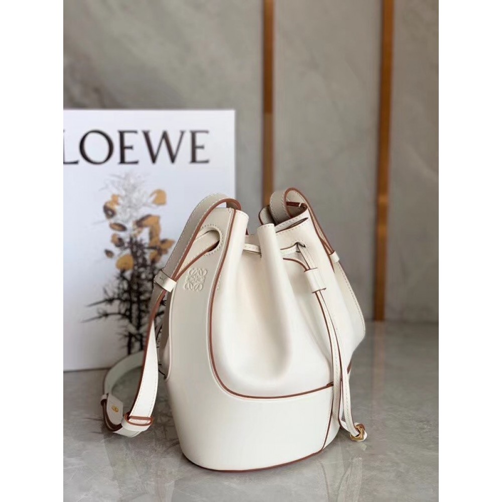 Loewe Small Balloon Bucket Bag In White Calfskin LDBS244541