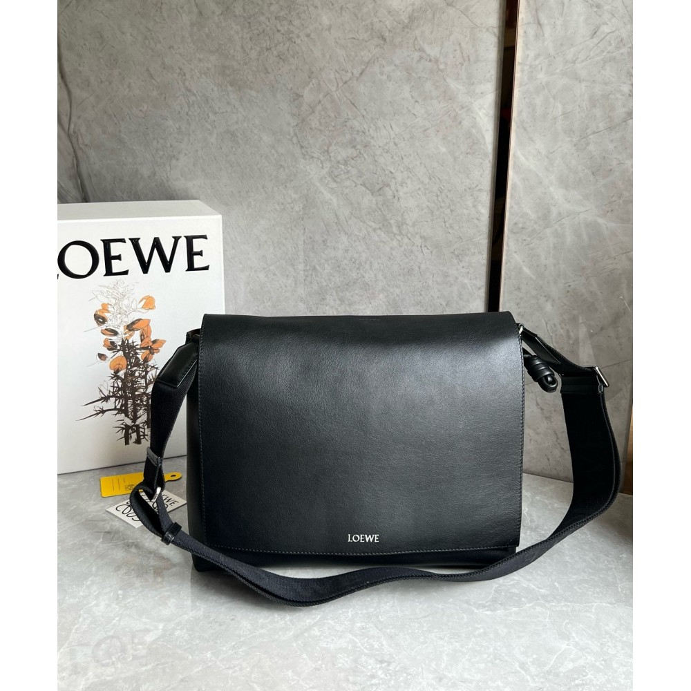 Loewe Flamenco Messenger Bag in Black Supple Calfskin