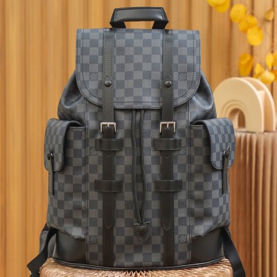 Louis Vuitton Christopher M41379