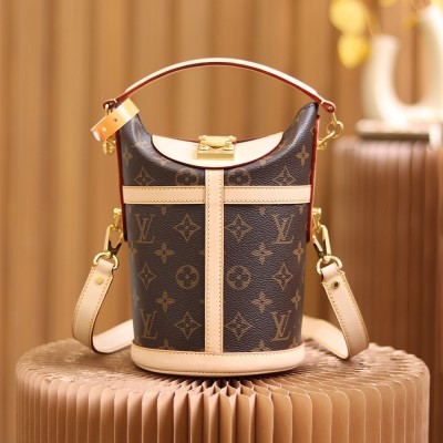 Louis Vuitton Duffle M43587