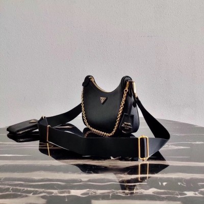 Prada Re-Edition 2005 Shoulder Bag In Black Saffiano Leather