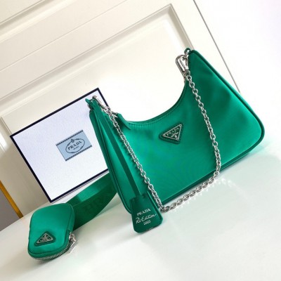 Prada Re-Edition 2005 Shoulder Bag In Green Re-Nylon