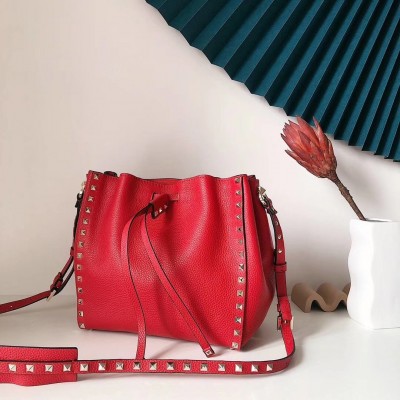 Valentino Small Rockstud Bucket Bag In Red Grained Calfskin LDBS245683