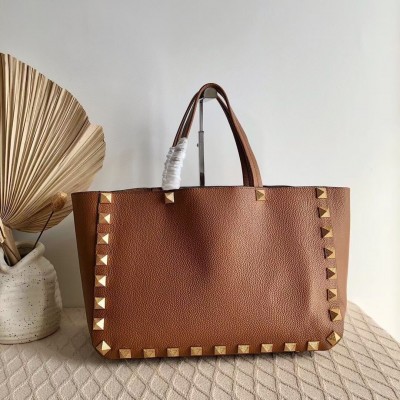 Valentino Roman Stud Tote Bag In Brown Grained Leather